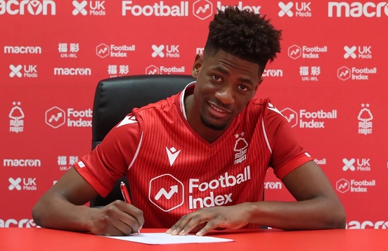 DaCosta signs