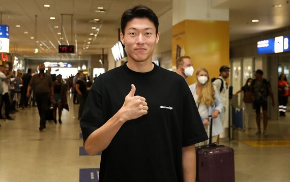 hwang signs loan